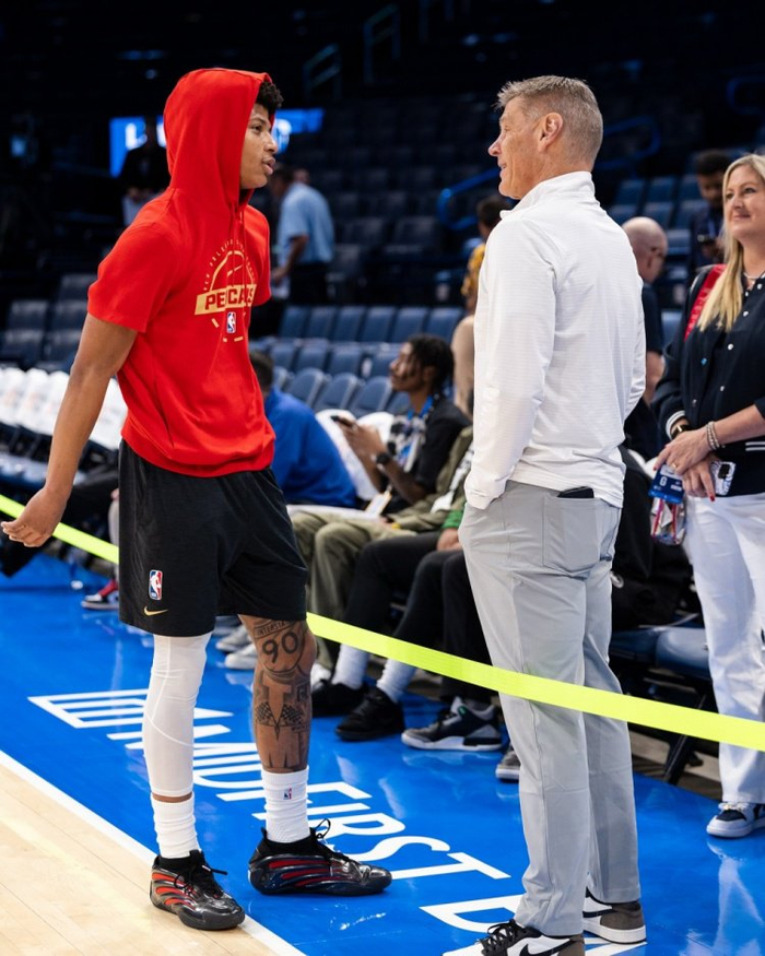 集结日体能课后，俄克拉荷马雷霆官宣签约备战英超，管理层满意，年轻球员得到机会的简单介绍