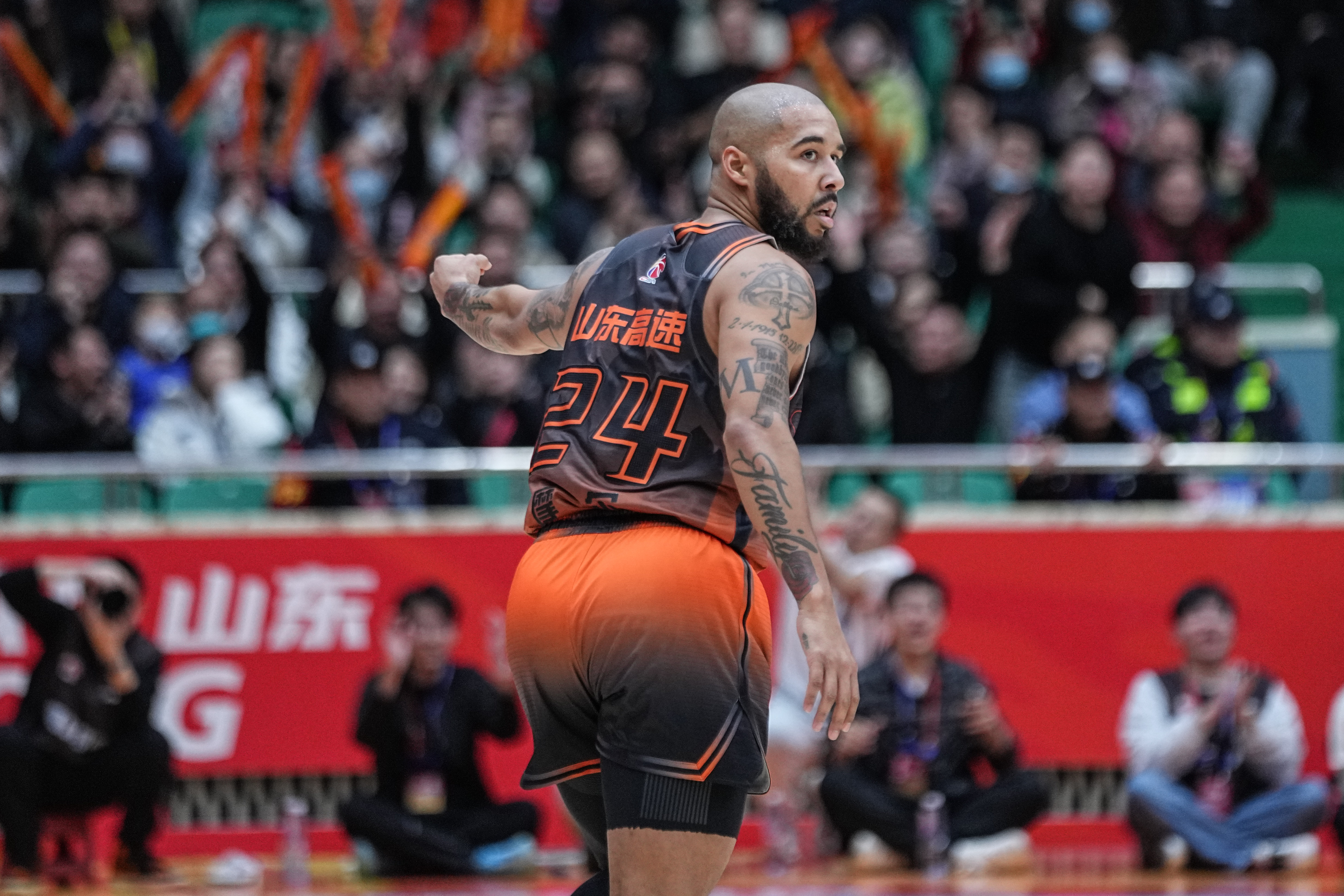 爱游戏体育包含浙江稠州赛后主帅复盘，志在英超名次提升，球迷炸锅，阵容厚度经受考验的词条